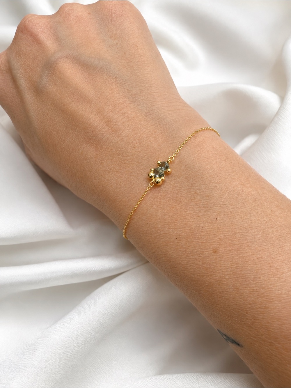 Elegant Gold Bracelet with Green LGG 925